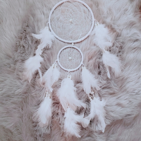 White Feather Dream Catcher with Raw Green Qaurtz Healing Crystal- NWOT - Picture 8 of 8